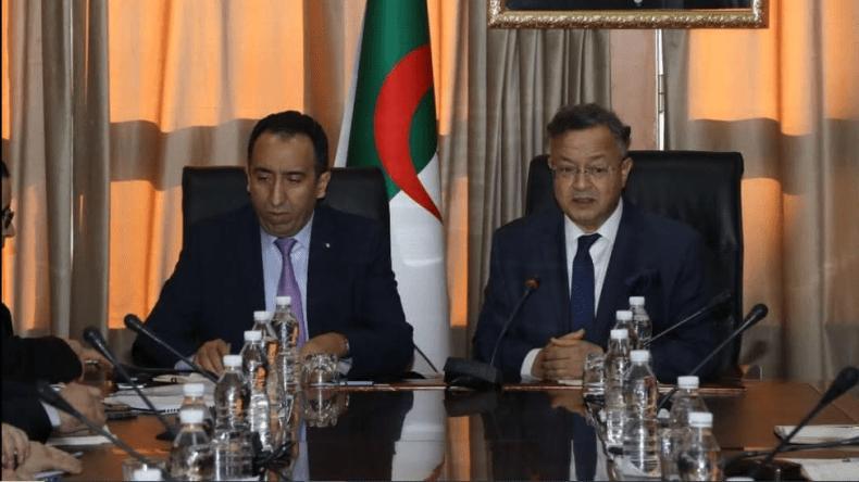 شراكة بين قطاعي التعليم العالي والإنتاج الصيدلاني لتصنيع أدوية جزائرية 100 بالمائة شراكة بين قطاعي التعليم العالي والإنتاج الصيدلاني لتصنيع أدوية جزائرية 100 بالمائة
