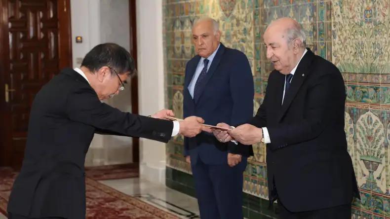 الرئيس تبون يستلم أوراق اعتماد 5 سفراء جدد لدى الجزائر الرئيس تبون يستلم أوراق اعتماد 5 سفراء جدد لدى الجزائر