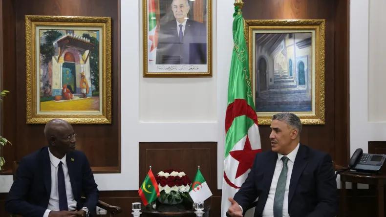 بلعريبي يستقبل نظيره الموريتاني في إطار تعزيز التعاون الثنائي بلعريبي يستقبل نظيره الموريتاني في إطار تعزيز التعاون الثنائي