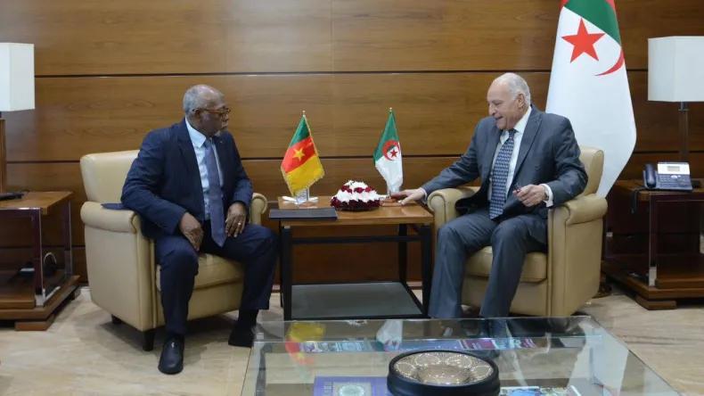 عطاف يستقبل نظيره الكاميروني عطاف يستقبل نظيره الكاميروني