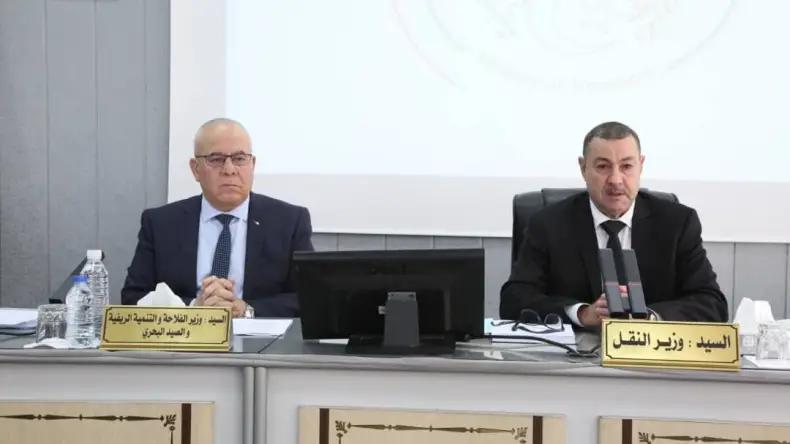وزارتا الفلاحة والنقل: إعداد ورقة طريق مشتركة لترقية أداء موانئ الصيد البحري وزارتا الفلاحة والنقل: إعداد ورقة طريق مشتركة لترقية أداء موانئ الصيد البحري