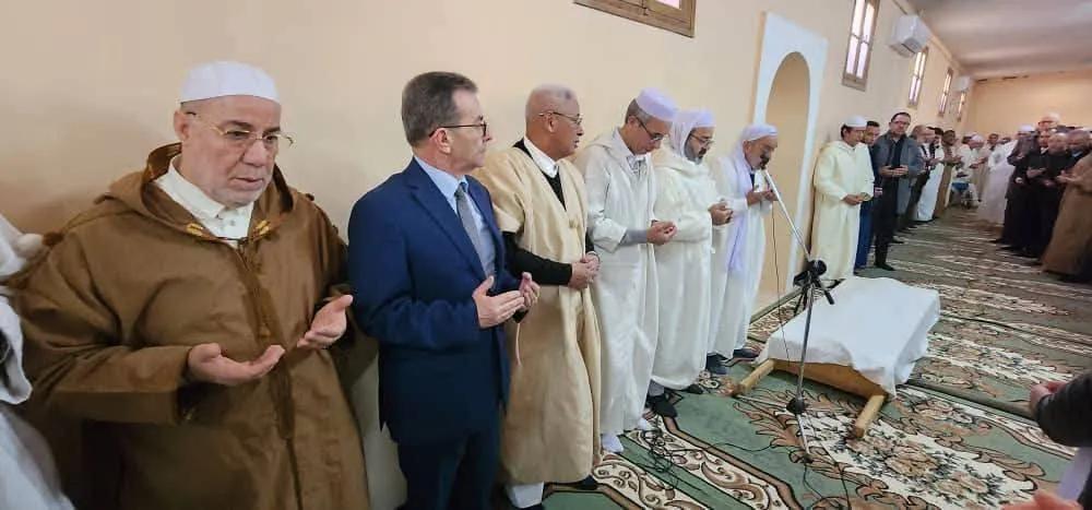 الرئيس تبون يعزي.. الرئيس تبون يعزي..