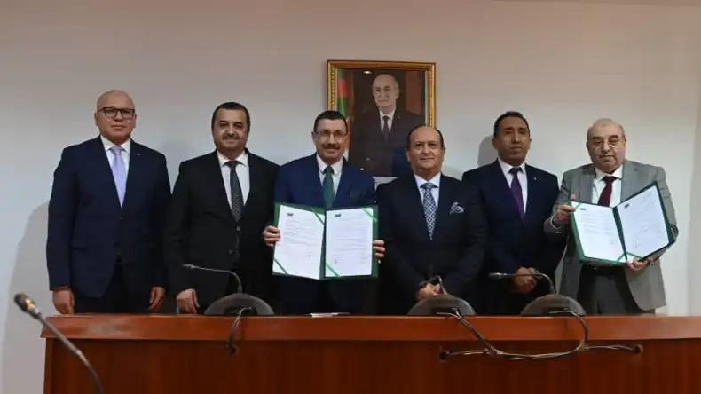 التوقيع على اتفاقية بين صيدال ومحافظة الطاقة الذرية التوقيع على اتفاقية بين صيدال ومحافظة الطاقة الذرية