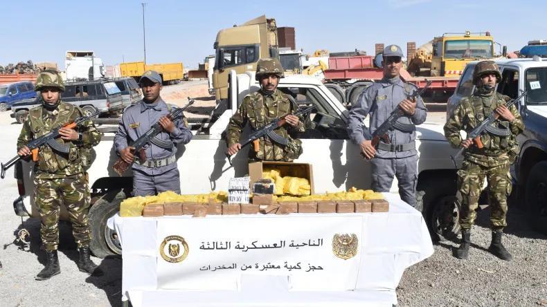 العثور على قذائف ومتفجرات في مخبأين ببرج باجي مختار وولاد جلال العثور على قذائف ومتفجرات في مخبأين ببرج باجي مختار وولاد جلال