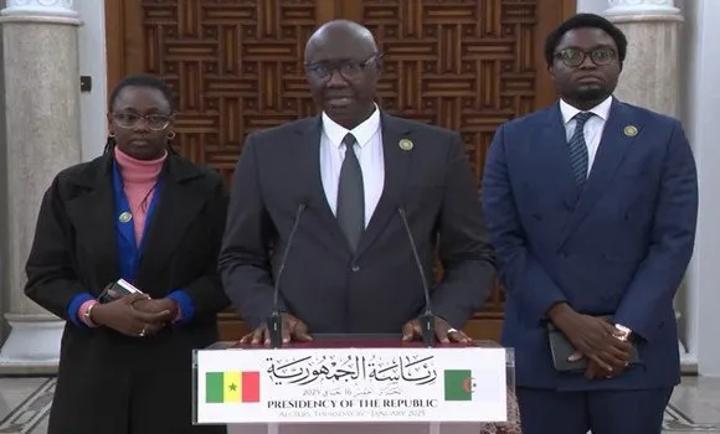 الجزائر والسنغال تعملان على تعزيز العلاقات الثنائية الجزائر والسنغال تعملان على تعزيز العلاقات الثنائية