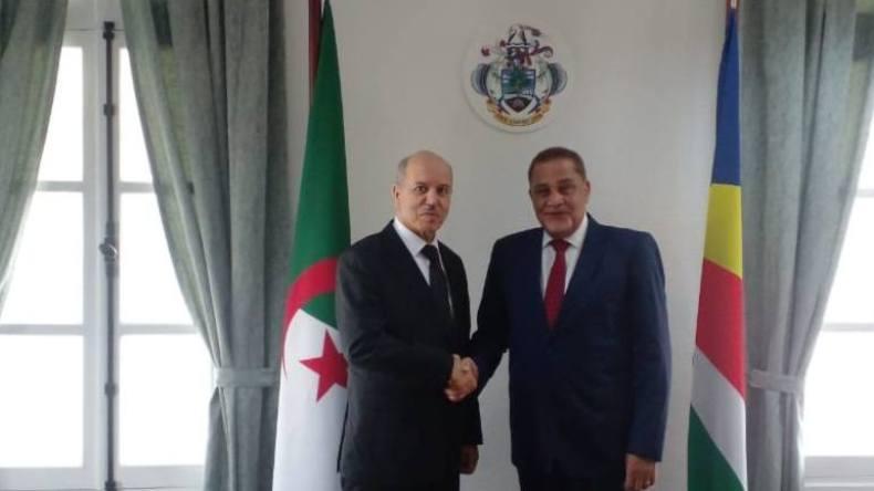وزير الصحة يزور السيشل لتعزيز التعاون الثنائي وزير الصحة يزور السيشل لتعزيز التعاون الثنائي