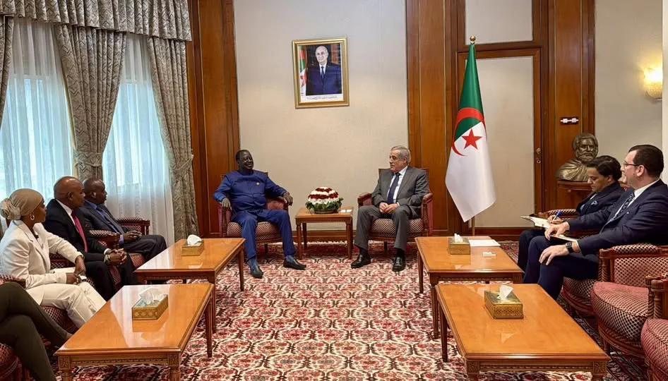 العرباوي يستقبل الوزير الأول الأسبق لجمهورية كينيا العرباوي يستقبل الوزير الأول الأسبق لجمهورية كينيا