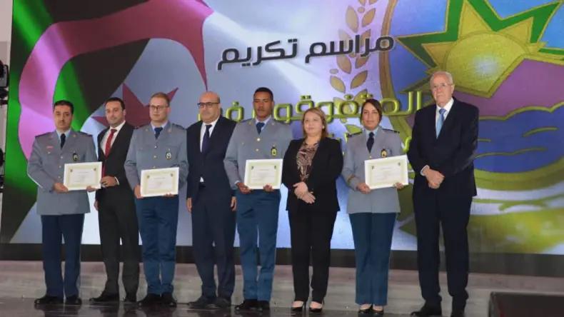 نظير انجازاتهم الاستثنائية: المنظمة العالمية للجمارك تكرم إطارات جزائرية نظير انجازاتهم الاستثنائية: المنظمة العالمية للجمارك تكرم إطارات جزائرية