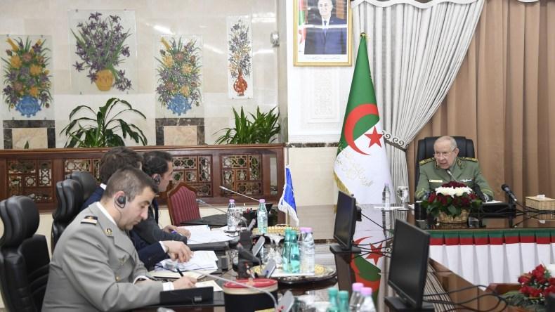 الفريق أول شنڨريحة يستقبل الأمين العام المساعد لحلف شمال الأطلسي الفريق أول شنڨريحة يستقبل الأمين العام المساعد لحلف شمال الأطلسي