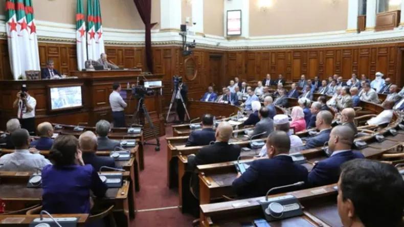 تنافس مُحتدم داخل الأحزاب للترشح لمجلس الأمة تنافس مُحتدم داخل الأحزاب للترشح لمجلس الأمة