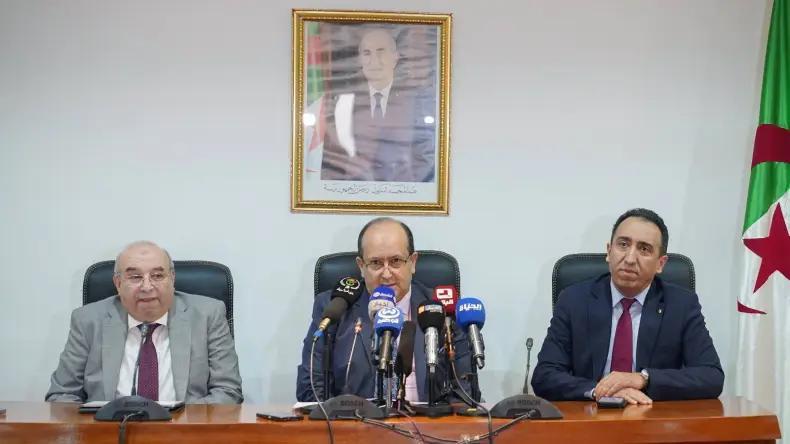 قويدري يتسلم مهامه على رأس وزارة الصناعة الصيدلانية قويدري يتسلم مهامه على رأس وزارة الصناعة الصيدلانية