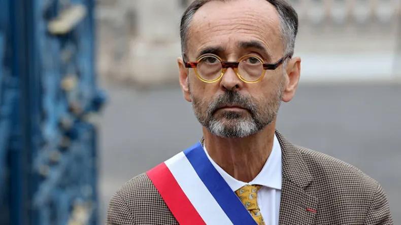 رئيس بلدية فرنسي مهدد بـ5 سنوات سجنًا بسبب جزائري رئيس بلدية فرنسي مهدد بـ5 سنوات سجنًا بسبب جزائري