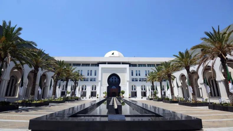 الجزائر تؤيد الدعوة إلى وقف فوري وغير مشروط لإطلاق النار في الكونغو الجزائر تؤيد الدعوة إلى وقف فوري وغير مشروط لإطلاق النار في الكونغو