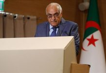 الخارجية الجزائرية: زيارة مسؤول فرنسي لإقليم الصحراء “أمر خطير للغاية” الخارجية الجزائرية: زيارة مسؤول فرنسي لإقليم الصحراء "أمر خطير للغاية"