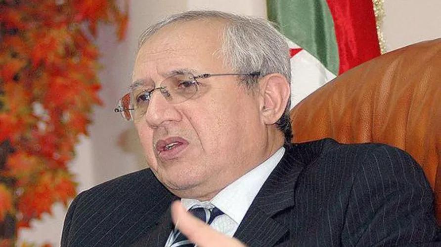 عبد العزيز زياري: لن أزور فرنسا بجواز دبلوماسي عبد العزيز زياري: لن أزور فرنسا بجواز دبلوماسي