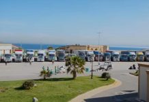 “البركة الجزائرية” تطلق قافلة من 30 شاحنة محمّلة بالطرود الغذائية “البركة الجزائرية” تطلق قافلة من 30 شاحنة محمّلة بالطرود الغذائية