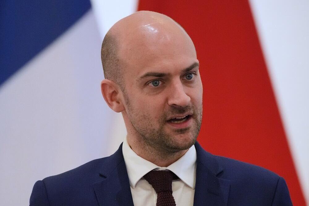 برلماني يوضح أهم الملفات على طاولة زيارة وزير الخارجية الفرنسي برلماني يوضح أهم الملفات على طاولة زيارة وزير الخارجية الفرنسي