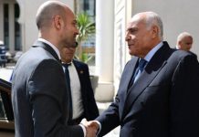 وزير خارجية فرنسا يصل الجزائر ويلتقي نظيره بعد قطيعة لشهور وزير خارجية فرنسا يصل الجزائر ويلتقي نظيره بعد قطيعة لشهور