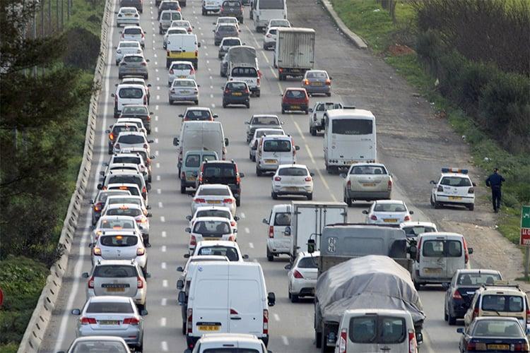 أزيد من 8 ملايين سيارة في الحظيرة الجزائرية أزيد من 8 ملايين سيارة في الحظيرة الجزائرية