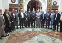 وزير الصحة يكرّم أعضاء اللجنة العلمية لرصد تفشي وباء كورونا وزير الصحة يكرّم أعضاء اللجنة العلمية لرصد تفشي وباء كورونا