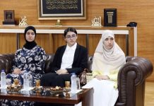 عميد جامع الجزائر يستقبل متفوّقات البكالوريا عميد جامع الجزائر يستقبل متفوّقات البكالوريا