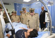 الفريق أول شنقريحة يزور جرحى حادث وادي الحراش الفريق أول شنقريحة يزور جرحى حادث وادي الحراش