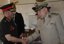 الفريق أول شنڤريحة يستقبل رئيس أركان القوات البرية الهندية الفريق أول شنڤريحة يستقبل رئيس أركان القوات البرية الهندية