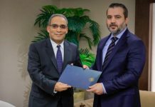 السفير الجزائري الجديد في سوريا يسلّم نسخة من أوراق اعتماده السفير الجزائري الجديد في سوريا يسلّم نسخة من أوراق اعتماده