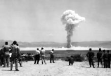 الجزائر تذكّر بآثار التفجيرات النووية الفرنسية وتدعو لتحمّل المسؤولية الجزائر تذكّر بآثار التفجيرات النووية الفرنسية وتدعو لتحمّل المسؤولية