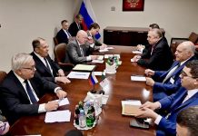 عطاف يبحث مع لافروف توطيد العلاقات بين روسيا وإفريقيا والعالم العربي عطاف يبحث مع لافروف توطيد العلاقات بين روسيا وإفريقيا والعالم العربي