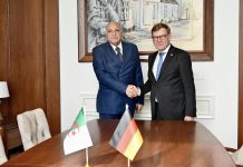 عطاف يبحث مع نظيره الألماني التحضير لزيارة تبون إلى ألمانيا عطاف يبحث مع نظيره الألماني التحضير لزيارة تبون إلى ألمانيا