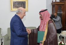 الرئيس تبون يستلم رسالة من ولي العهد السعودي الرئيس تبون يستلم رسالة من ولي العهد السعودي