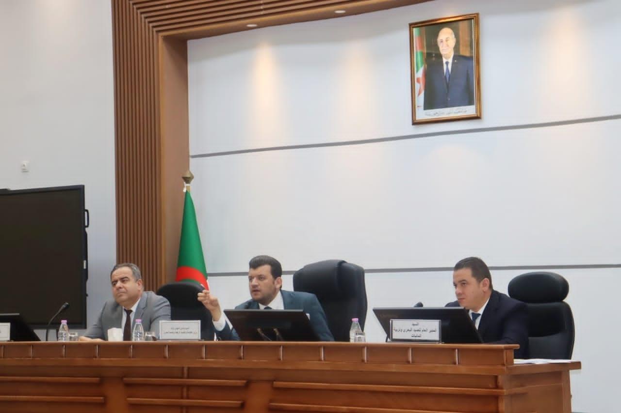 الصيد البحري وتربية المائيات.. وزير الفلاحة يلتقي بالمستثمرين الصيد البحري وتربية المائيات.. وزير الفلاحة يلتقي بالمستثمرين