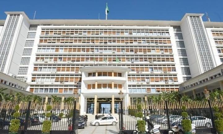 التبيلغ عن مظاهر الانحراف ومختلف أشكال الجرائم: الداخلية توجه رسالة التبيلغ عن مظاهر الانحراف ومختلف أشكال الجرائم: الداخلية توجه رسالة