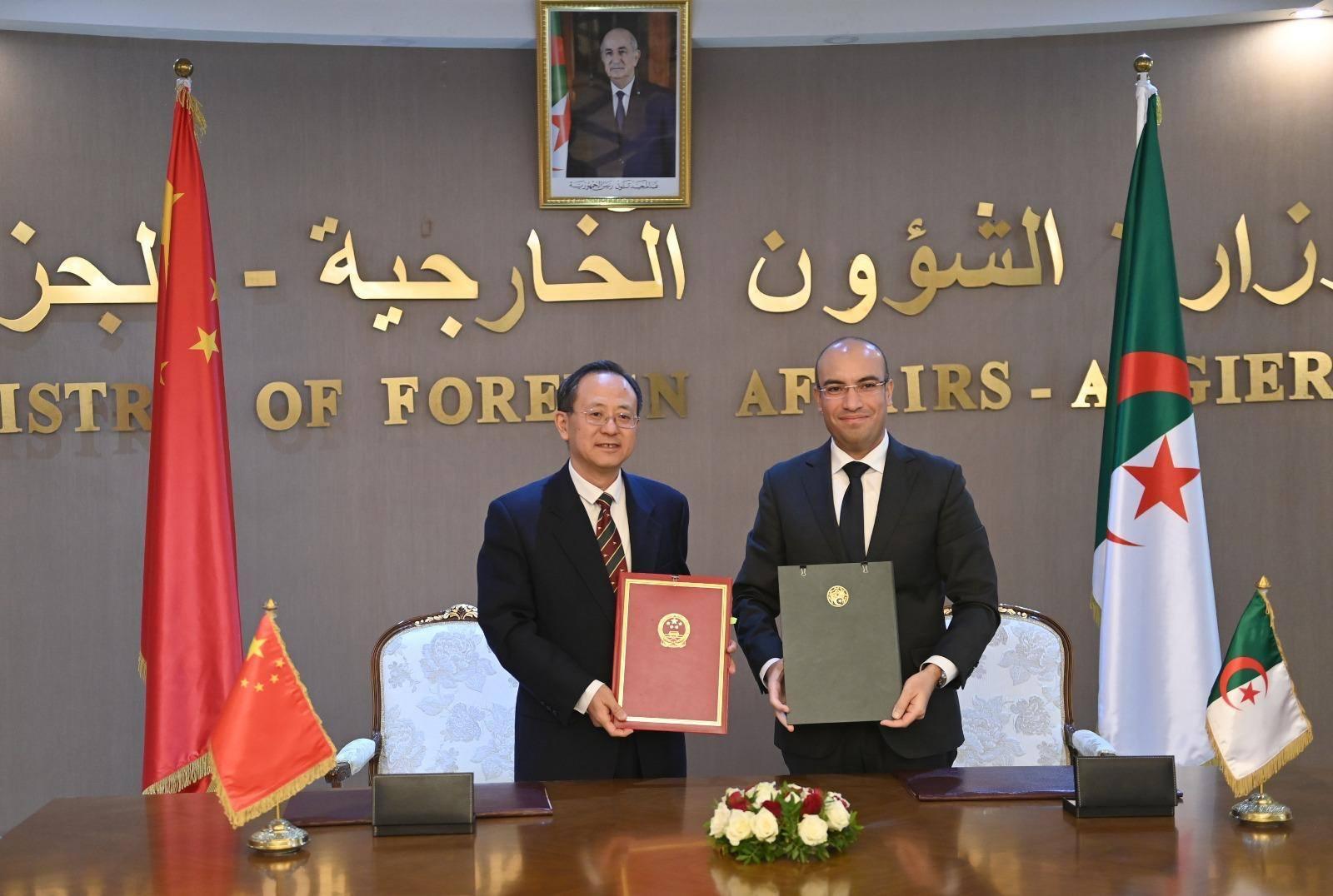 الجزائر والصين توقعان على اتفاق تعاون في المجال الإنمائي الجزائر والصين توقعان على اتفاق تعاون في المجال الإنمائي