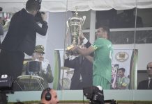 تبون يسلّم كأس الجزائر العسكرية لفريق قيادة الحرس الجمهوري تبون يسلّم كأس الجزائر العسكرية لفريق قيادة الحرس الجمهوري