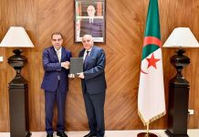 عطاف يتسلم اوراق اعتماد سفير لبنان لدى الجزائر عطاف يتسلم اوراق اعتماد سفير لبنان لدى الجزائر