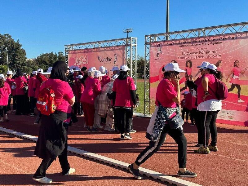 صور.. ماراثون نسوي للتوعية بأهمية الرياضة لمكافحة السرطان