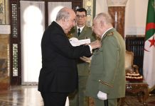 تبون يسدي 3 أوسمة عسكرية جديدة تبون يسدي 3 أوسمة عسكرية جديدة