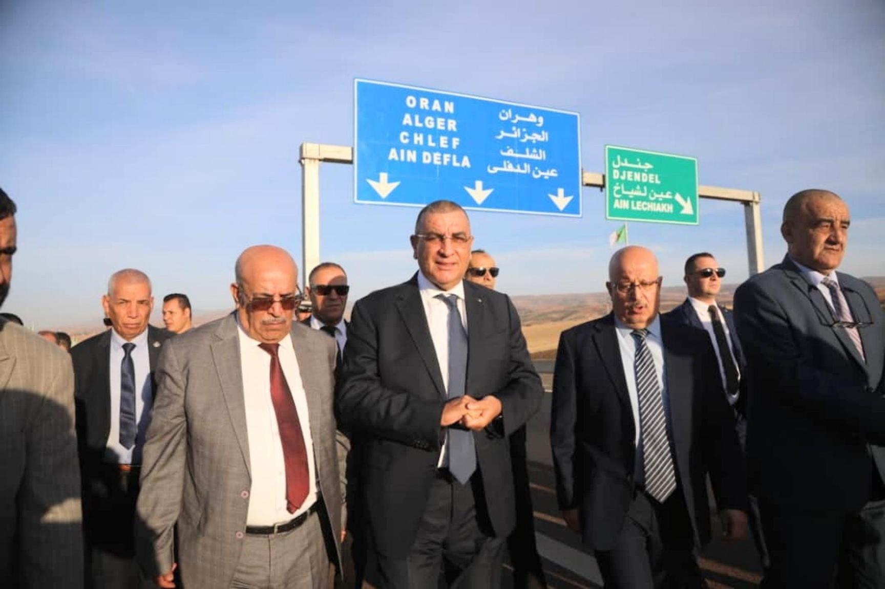 وضع حيز الخدمة لمقطع جديد من الطريق السيار بين عين الدفلى والمدية وضع حيز الخدمة لمقطع جديد من الطريق السيار بين عين الدفلى والمدية