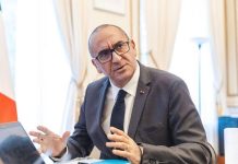 الجزائريون شيّدوا.. وأنتم أنصار “الجزائر فرنسية” الجزائريون شيّدوا.. وأنتم أنصار “الجزائر فرنسية”