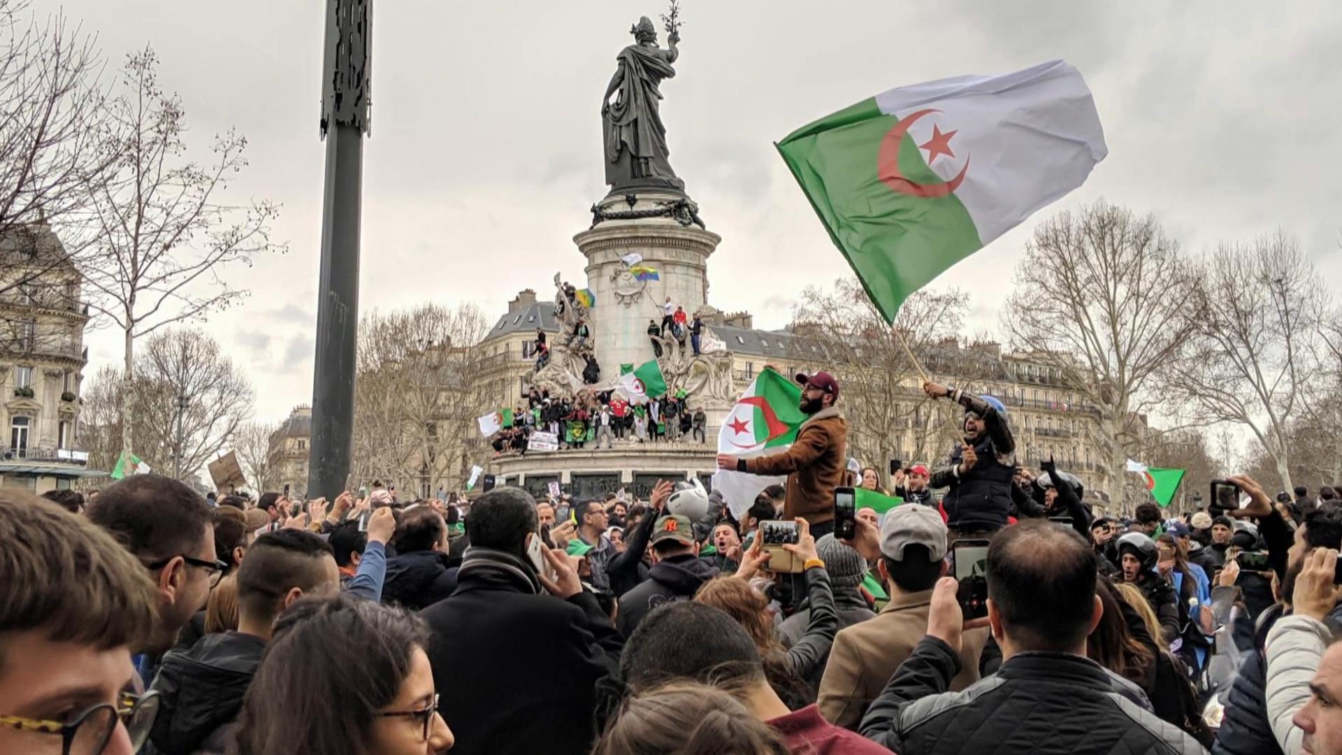 اتفاقية الهجرة تضع فرنسا والجزائر في مواجهة تثير المنصات اتفاقية الهجرة تضع فرنسا والجزائر في مواجهة تثير المنصات