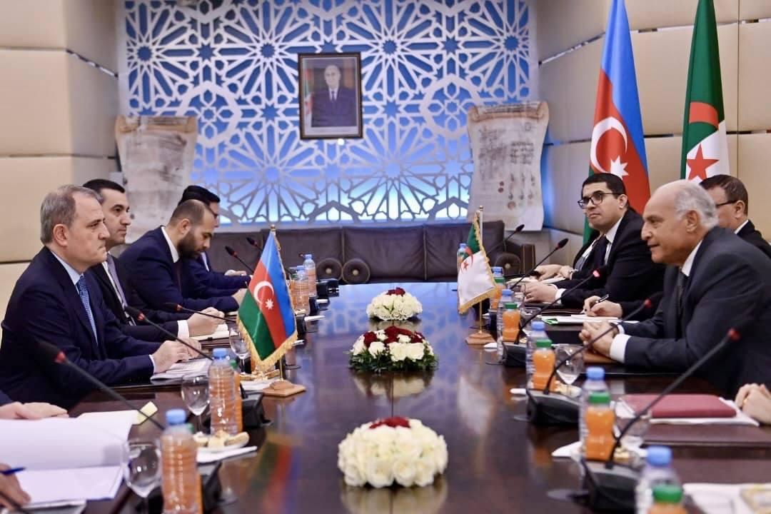 الجزائر وأذربيجان.. لجنة مشتركة لتوسيع التعاون الاقتصادي والعلمي الجزائر وأذربيجان.. لجنة مشتركة لتوسيع التعاون الاقتصادي والعلمي