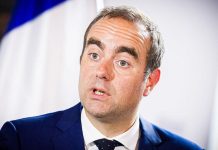 رئيس الوزراء الفرنسي يطلب: إعادة التفاوض مع الجزائر في أقرب وقت ممكن رئيس الوزراء الفرنسي يطلب: إعادة التفاوض مع الجزائر في أقرب وقت ممكن