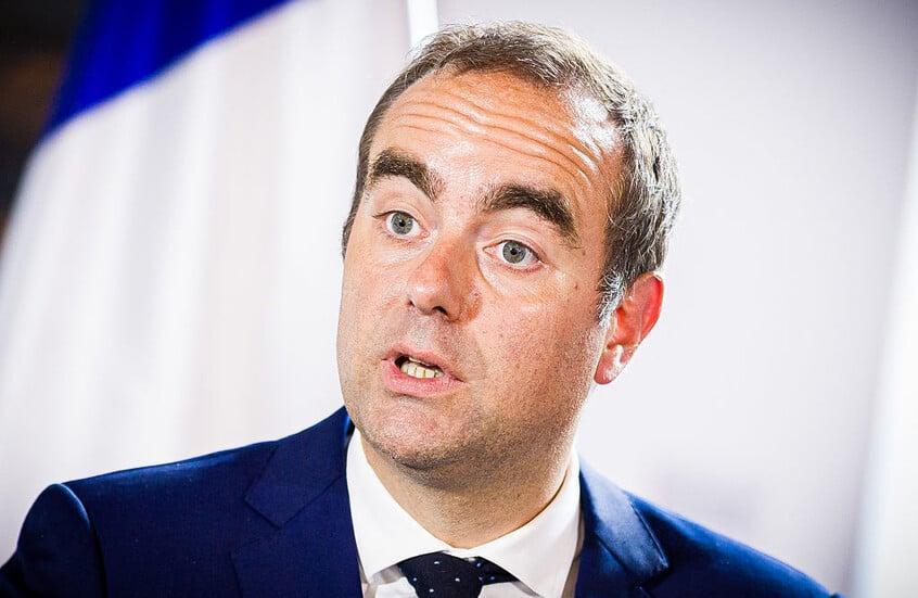 رئيس الوزراء الفرنسي يطلب: إعادة التفاوض مع الجزائر في أقرب وقت ممكن رئيس الوزراء الفرنسي يطلب: إعادة التفاوض مع الجزائر في أقرب وقت ممكن