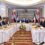 دول الجوار تجدد تمسكها بمواقفها تجاه الأزمة الليبية الأزمة الليبية.. هذا ما خلص إليه اجتماع دول الجوار بالجزائر