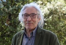 مثقف البلاط المغربي الطاهر بن جلون يدافع عن صنصال مثقف البلاط المغربي الطاهر بن جلون يدافع عن صنصال