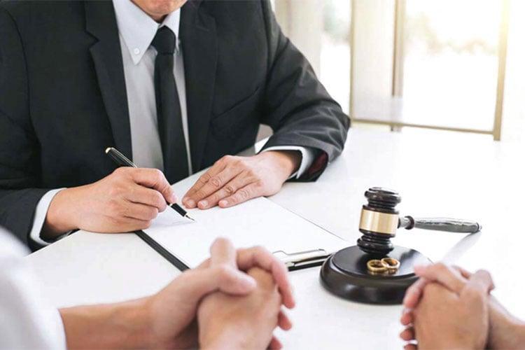 مختصون يحذرون من استفحال ظاهرة الطلاق والخلع مختصون يحذرون من استفحال ظاهرة الطلاق والخلع