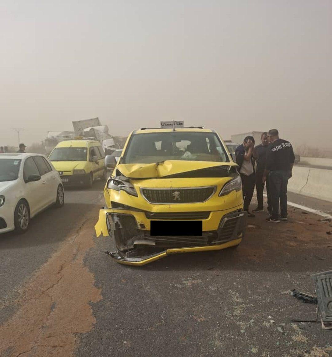 حادث مرور تسلسلي بمعسكر يخلّف قتيلا و23 جريحا حادث مرور تسلسلي بمعسكر يخلّف قتيلا و23 جريحا