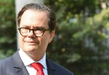 اعتراف فرنسي غير مسبوق بالمسؤولية عن الأزمة مع الجزائر اعتراف فرنسي غير مسبوق بالمسؤولية عن الأزمة مع الجزائر